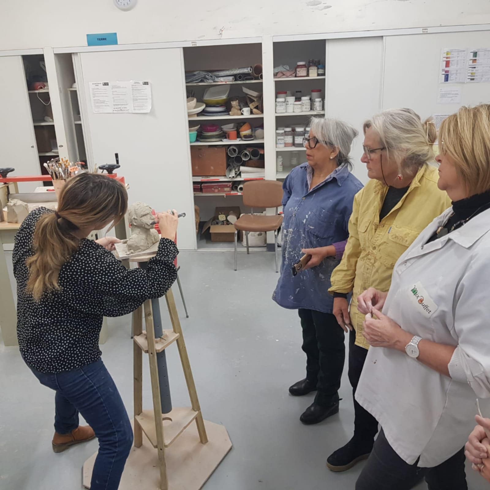 Démonstration et conseil pour sculpter un portrait