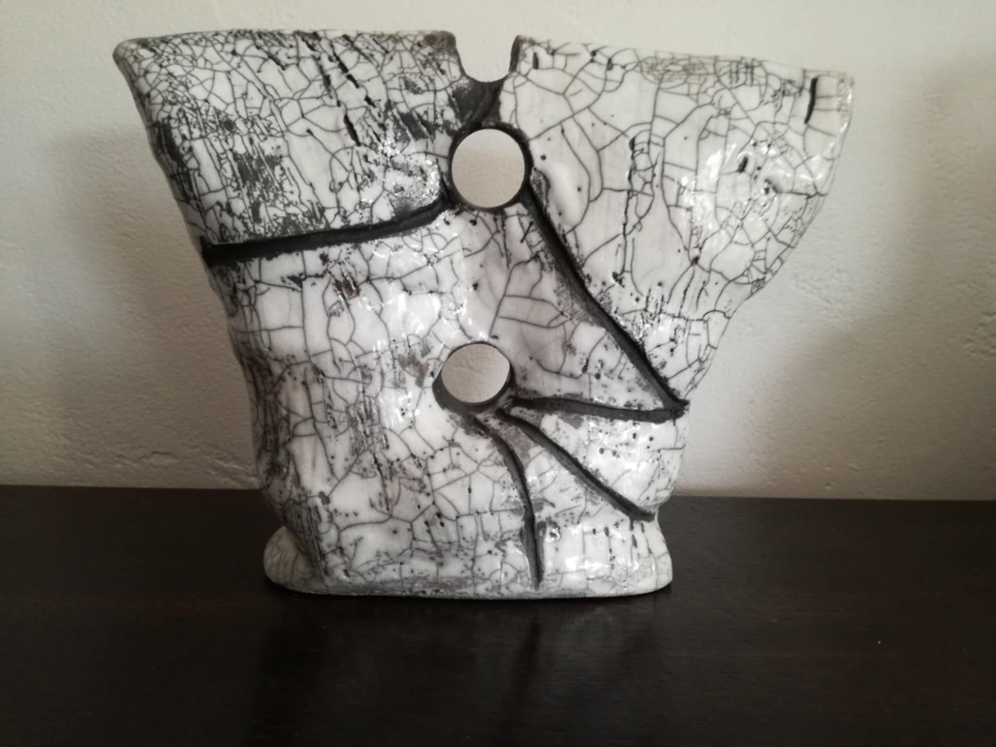 Pottery item
